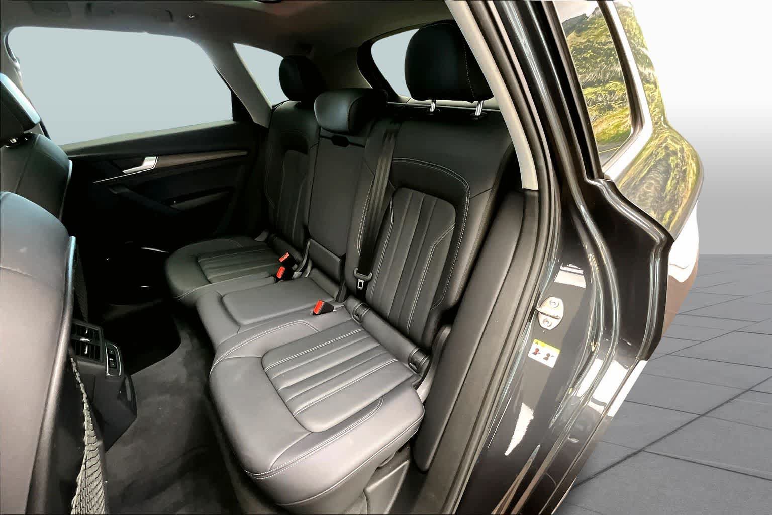 Used 2023 Audi Q5 2.0T Premium w/ Convenience Package AWD/4WD image 22