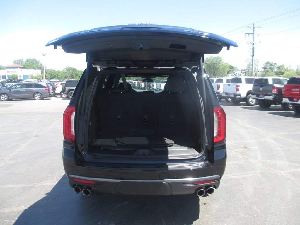 Used 2022 GMC Yukon AT4 AWD/4WD image 9