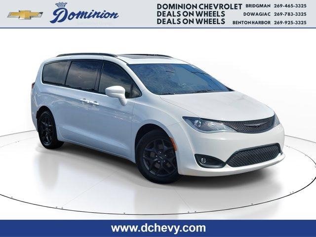 Used 2018 Chrysler Pacifica Touring-L Plus w/ S Appearance Package image 1