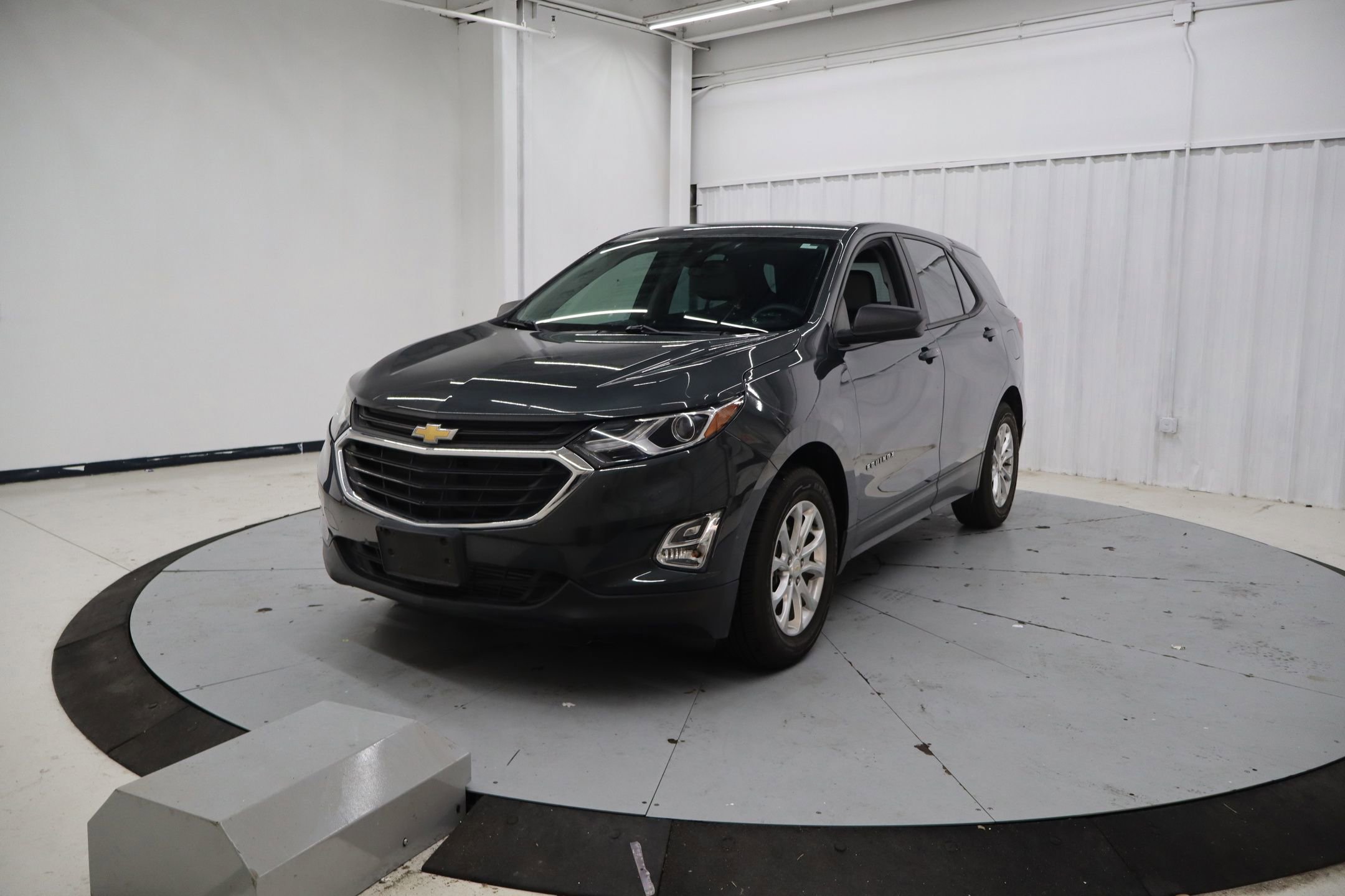 Used 2020 Chevrolet Equinox LS image 10