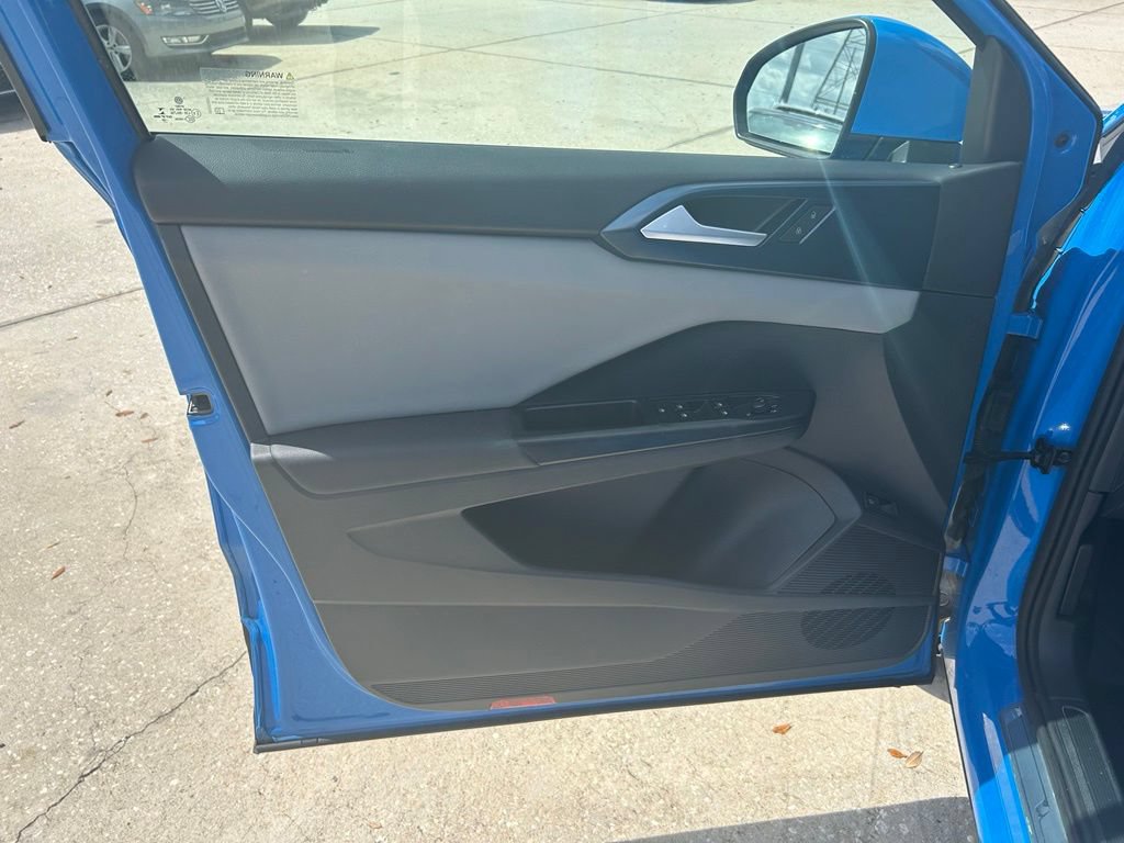 Certified 2022 Volkswagen Taos SE FWD image 46