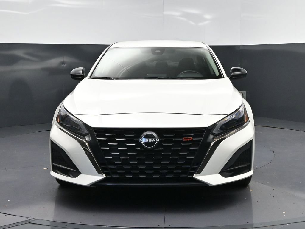 Used 2024 Nissan Altima 2.5 SR image 10