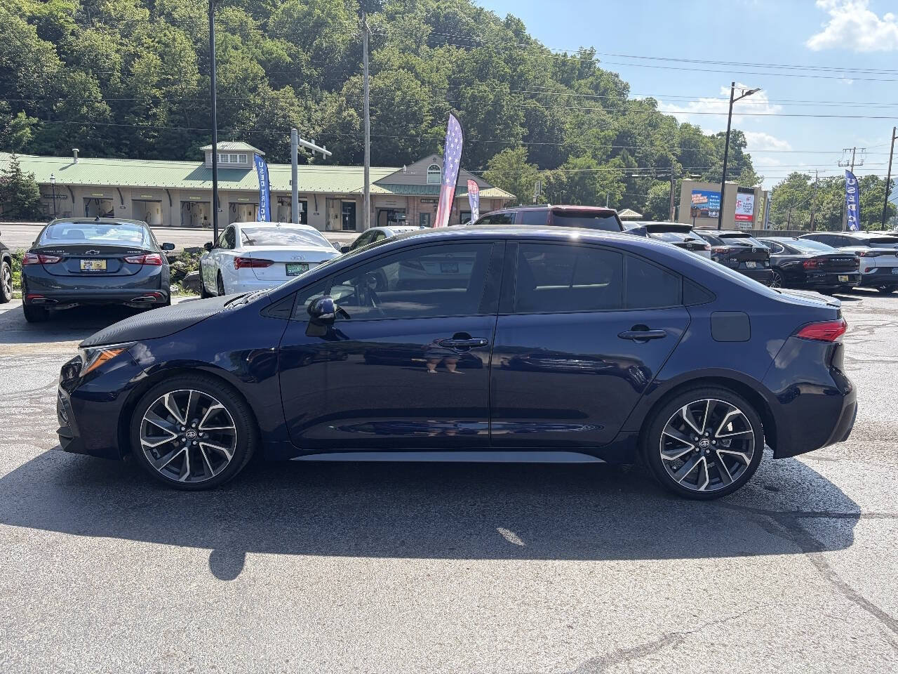 Used 2021 Toyota Corolla SE FWD image 6