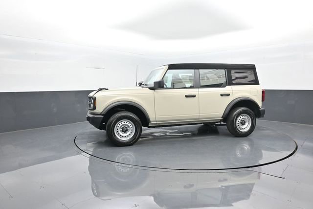 New 2025 Ford Bronco 4-Door image 4