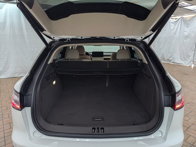 Used 2023 Lincoln Nautilus AWD w/ Premium Package image 18