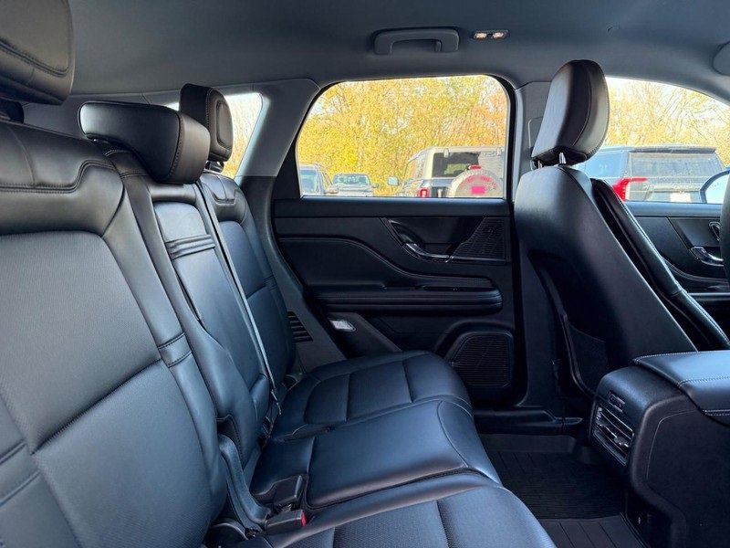 Used 2022 Lincoln Corsair AWD w/ Equipment Group 101A image 9