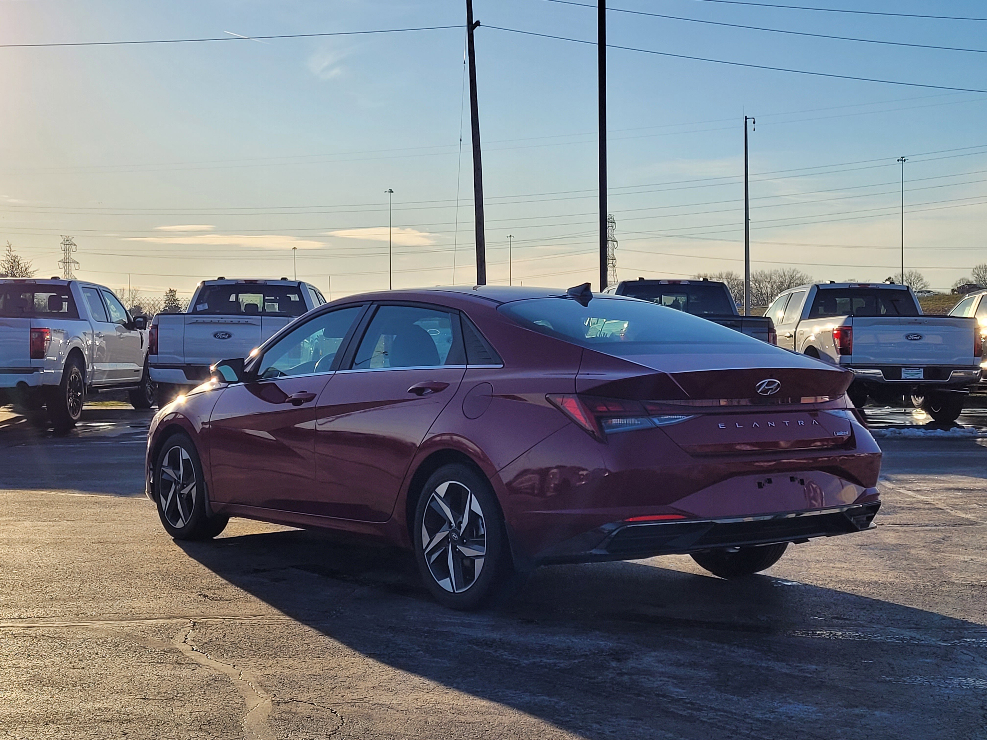 Used 2023 Hyundai Elantra Limited image 6