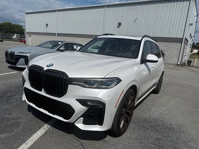 Used 2022 BMW X7 M50i AWD/4WD image 3