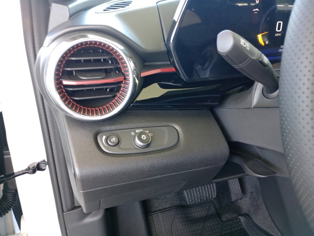 New 2026 Chevrolet Trax RS w/ Driver Confidence Package FWD image 16