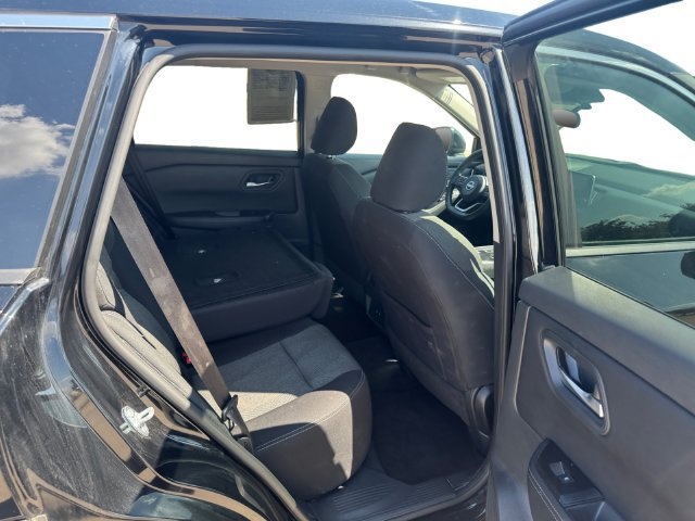 Used 2024 Nissan Rogue SV FWD image 14