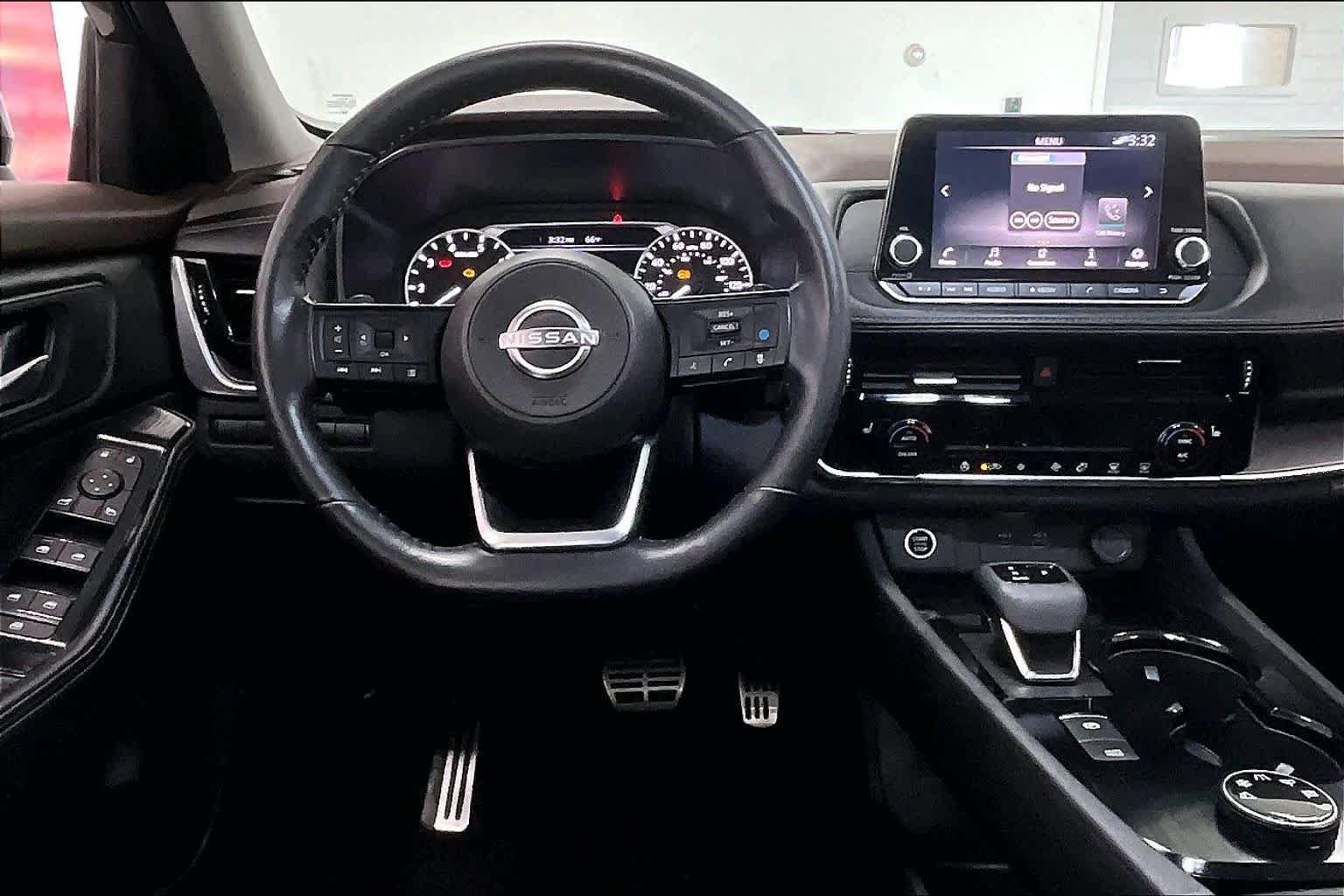 Used 2022 Nissan Rogue SV w/ SV Premium Package AWD/4WD image 13