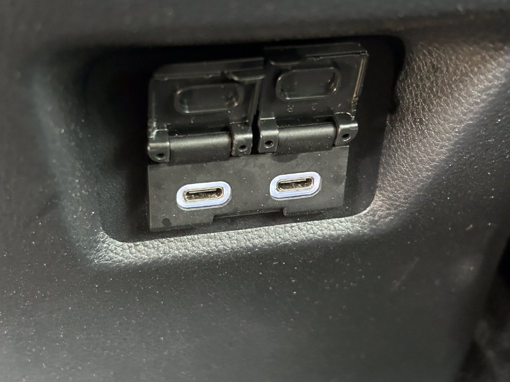 Used 2025 Toyota RAV4 XLE FWD image 21