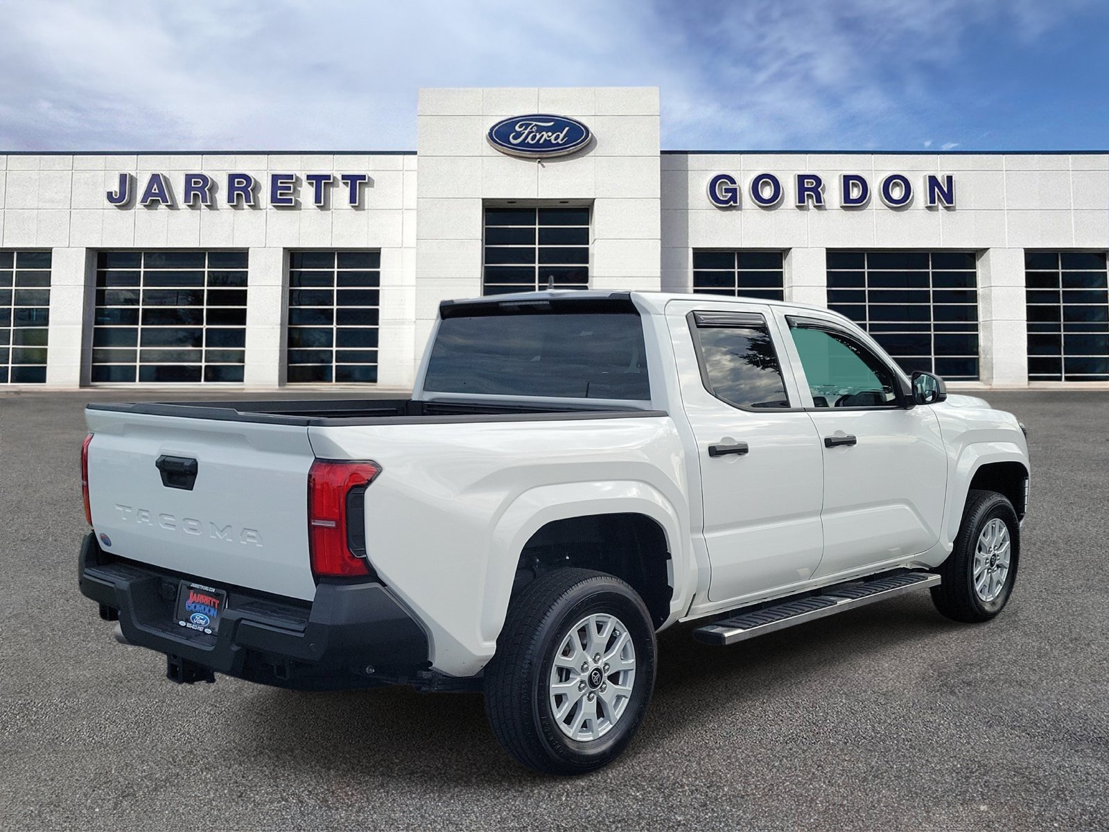 Used 2025 Toyota Tacoma SR w/ SR Upgrade Package RWD image 4