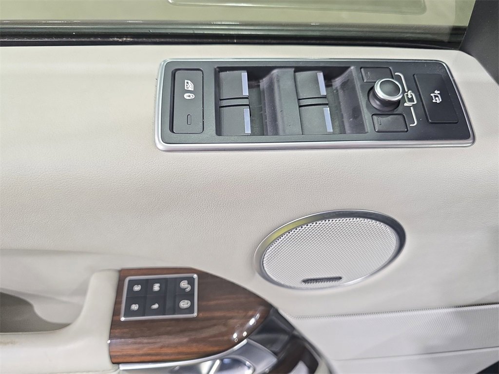 Used 2016 Land Rover Range Rover HSE image 29