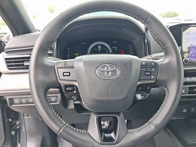 Used 2026 Toyota Camry SE FWD image 15