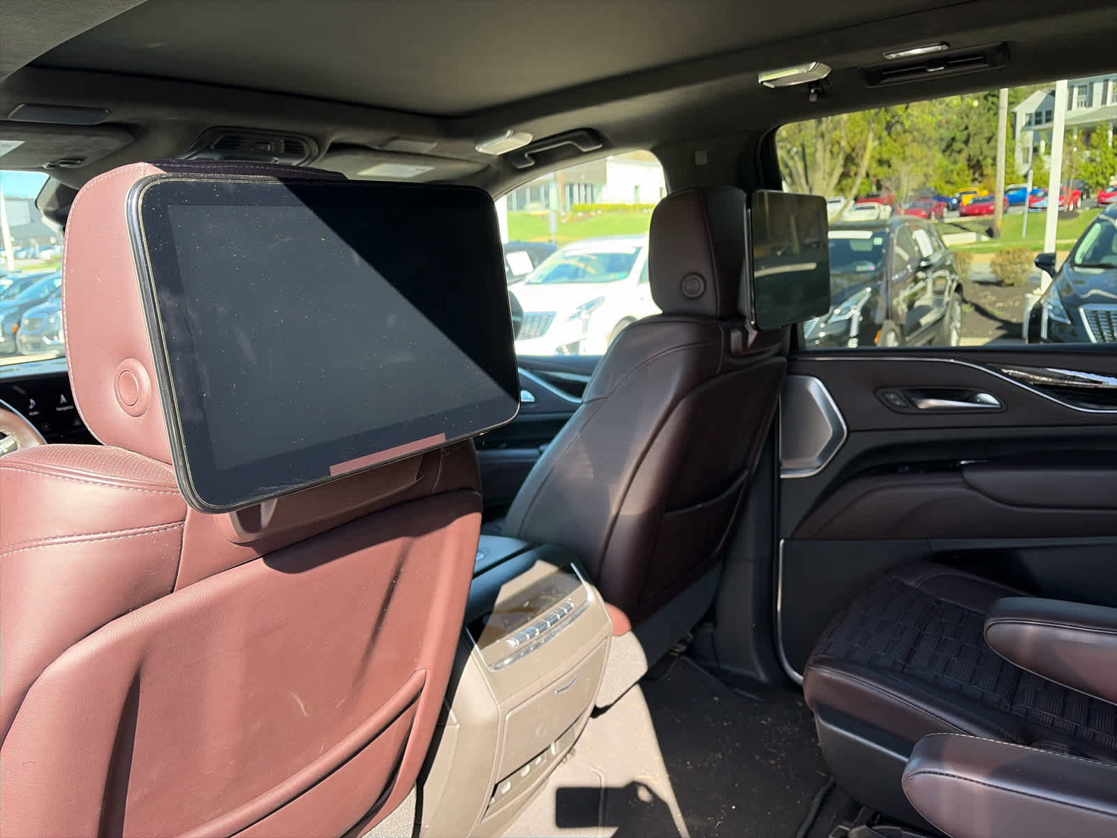 Used 2021 Cadillac Escalade Premium Luxury Platinum image 11