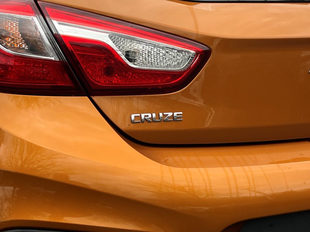 Used 2017 Chevrolet Cruze Premier w/ RS Package image 7