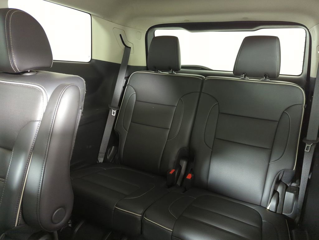 Used 2022 GMC Acadia Denali w/ Denali Ultimate Package image 32