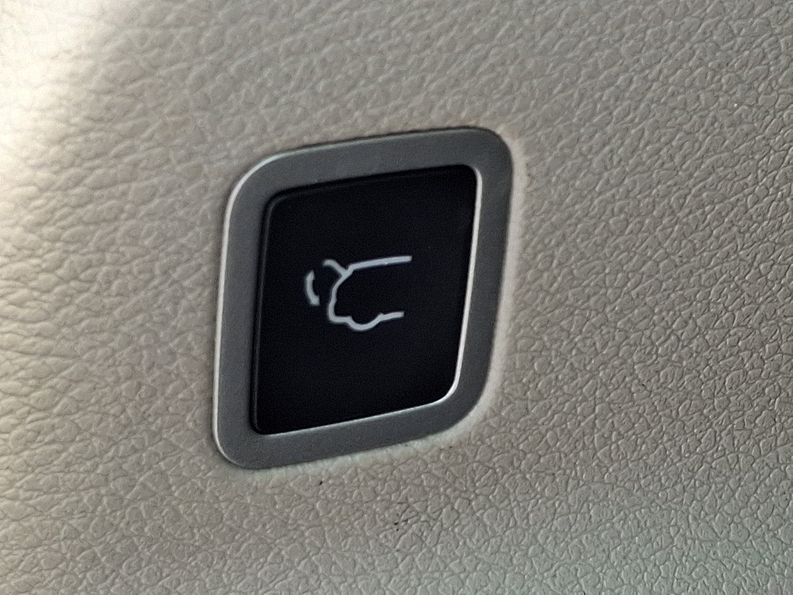 Used 2024 Chrysler Pacifica Touring-L FWD image 30