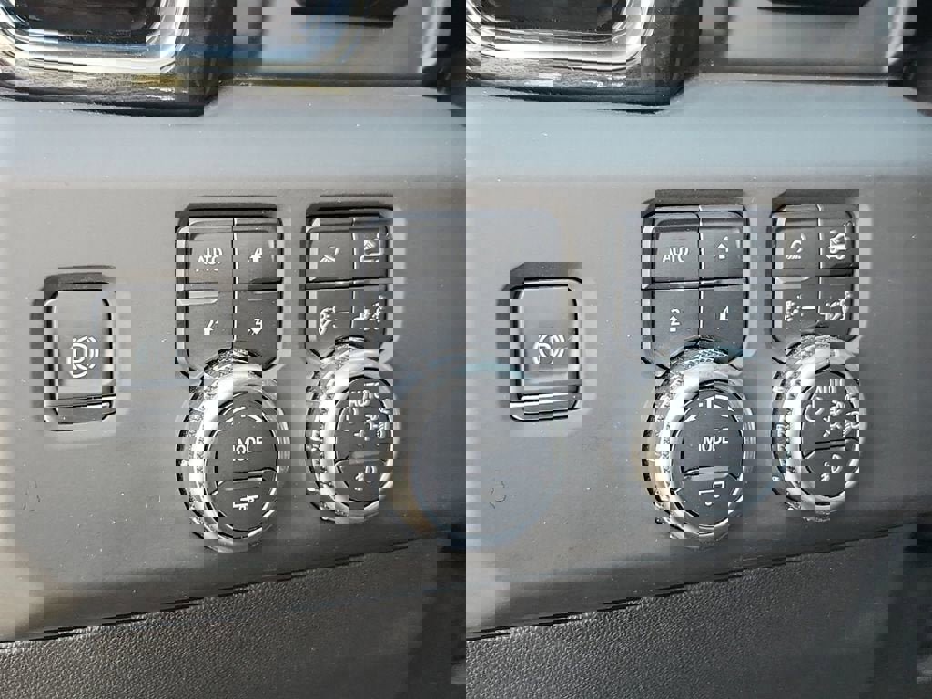 Used 2024 GMC Sierra 2500 Denali w/ Technology Package AWD/4WD image 22