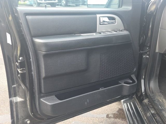 Used 2017 Ford Expedition XLT image 26
