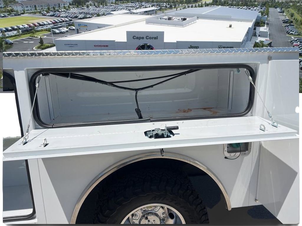 Used 2025 RAM 3500 Tradesman w/ Chrome Appearance Group image 25