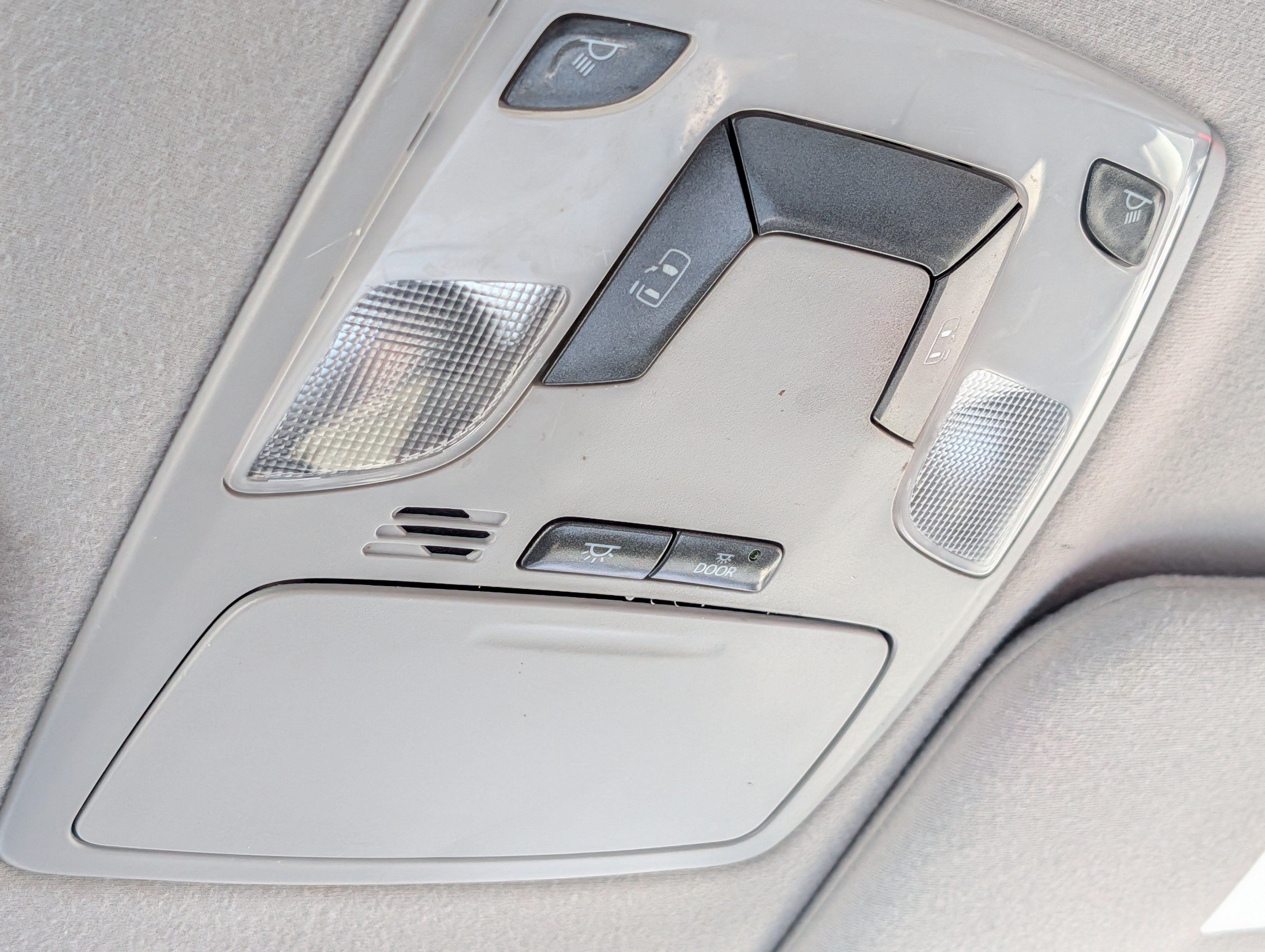 Used 2014 Toyota Sienna LE FWD image 32