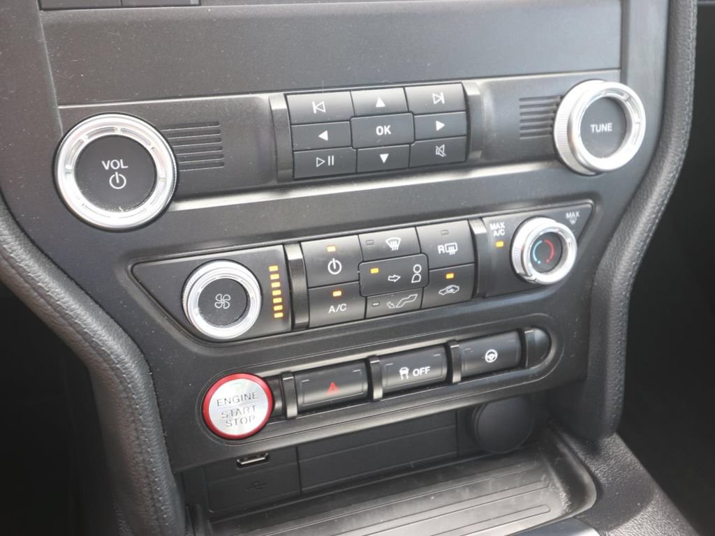 Used 2019 Ford Mustang Coupe RWD image 19