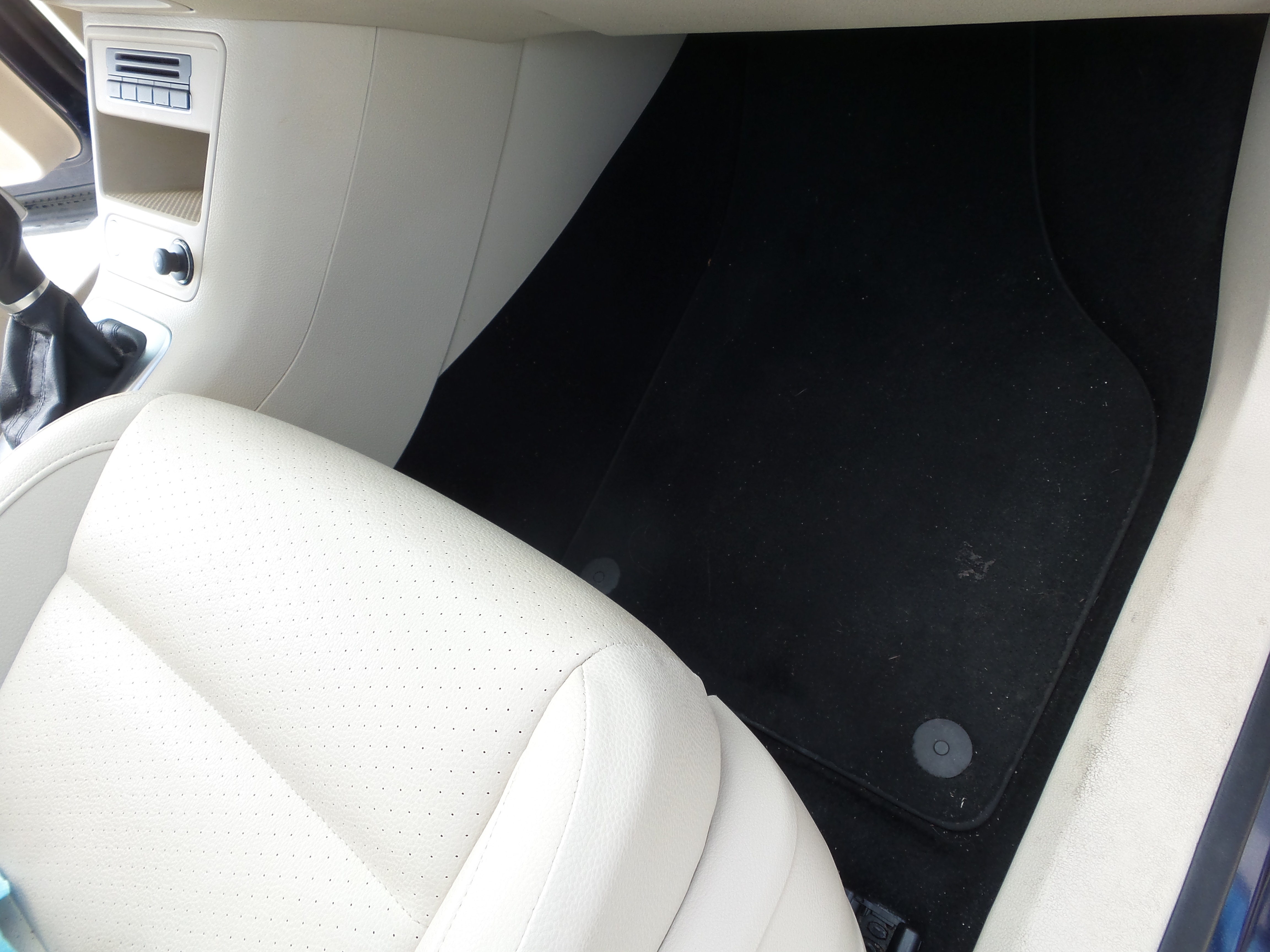 Used 2015 Volkswagen Tiguan SEL FWD image 49
