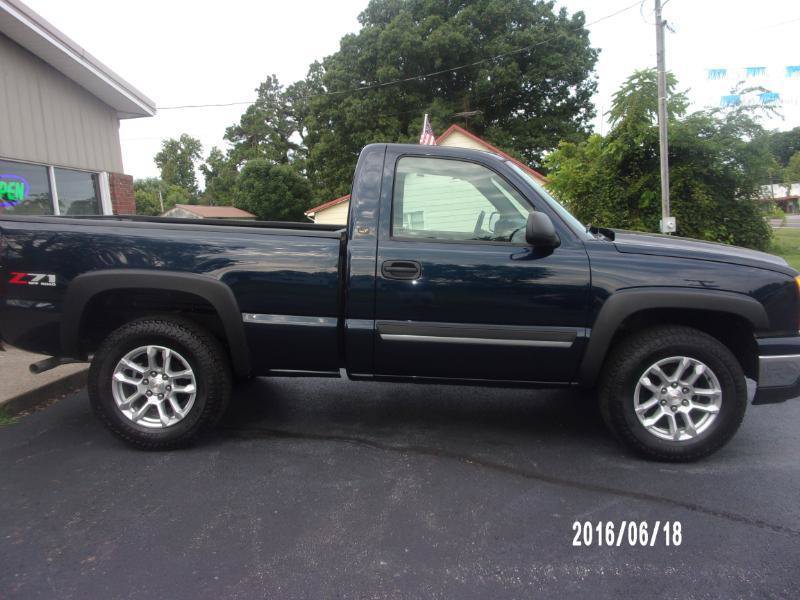 Used 2006 Chevrolet Silverado 1500 LT w/ Light Duty Power Package AWD/4WD image 4