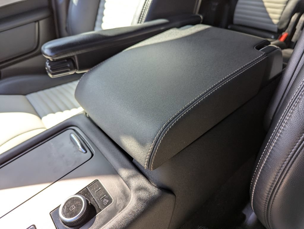 Used 2022 Land Rover Discovery S R-Dynamic AWD/4WD image 27