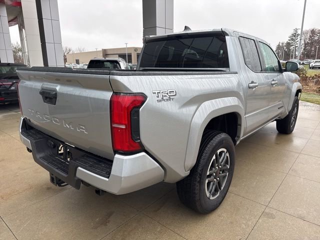 Used 2025 Toyota Tacoma TRD Sport AWD/4WD image 7