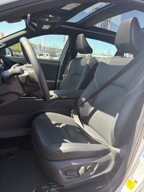 Used 2026 Toyota Crown Limited image 19