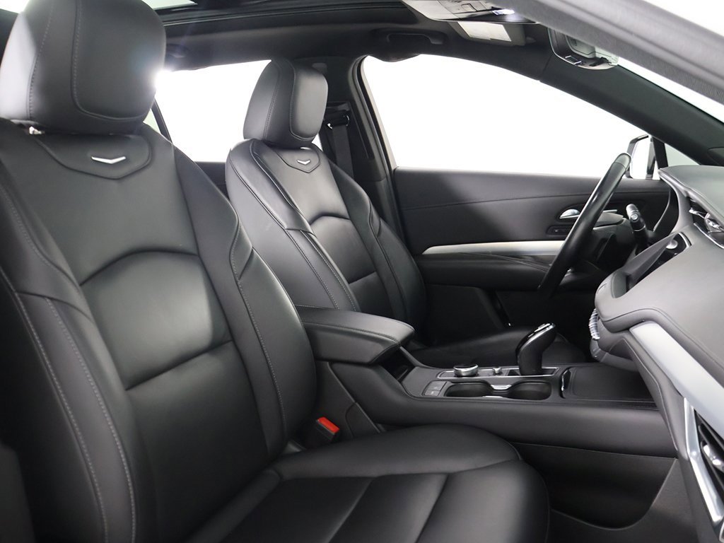 Used 2022 Cadillac XT4 Premium Luxury w/ Enhanced Visibility Package image 33