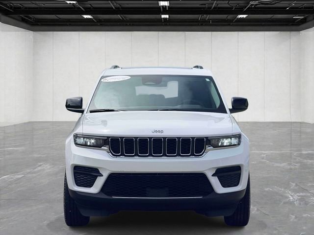 Certified 2023 Jeep Grand Cherokee Laredo w/ Luxury Tech Group I AWD/4WD image 2