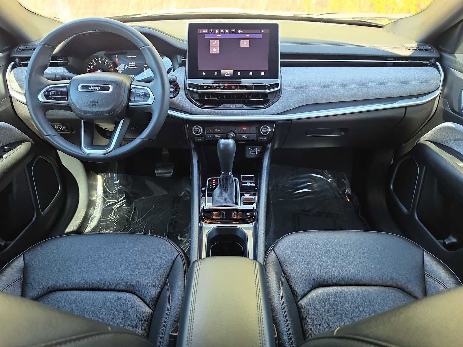 Used 2024 Jeep Compass Latitude image 14