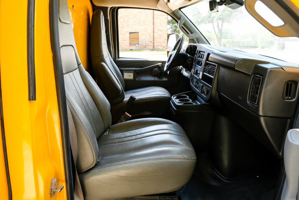 Used 2022 GMC Savana 3500 Extended w/ Power Convenience Package RWD image 24