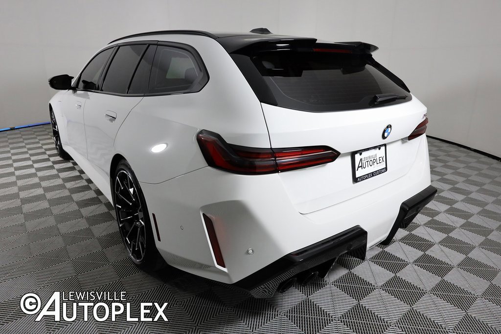 Used 2026 BMW M5 Touring image 9
