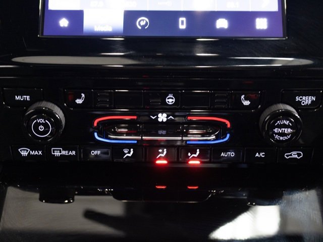 Certified 2025 Jeep Grand Cherokee Altitude image 15