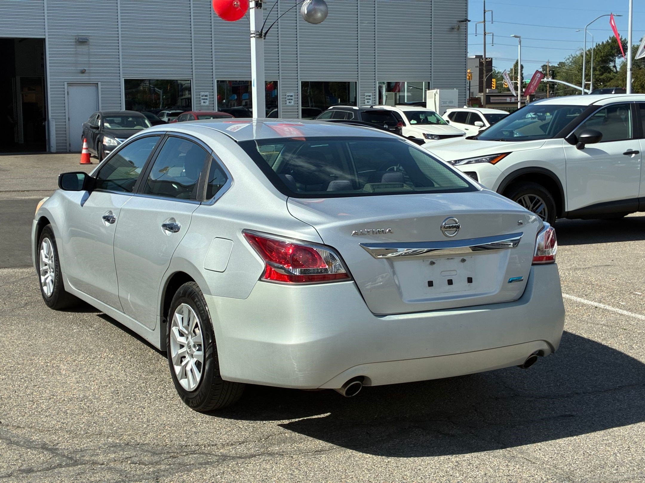 Used 2014 Nissan Altima 2.5 S FWD image 8