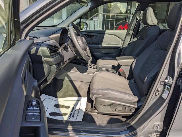 Used 2025 Subaru Forester Premium AWD/4WD image 9