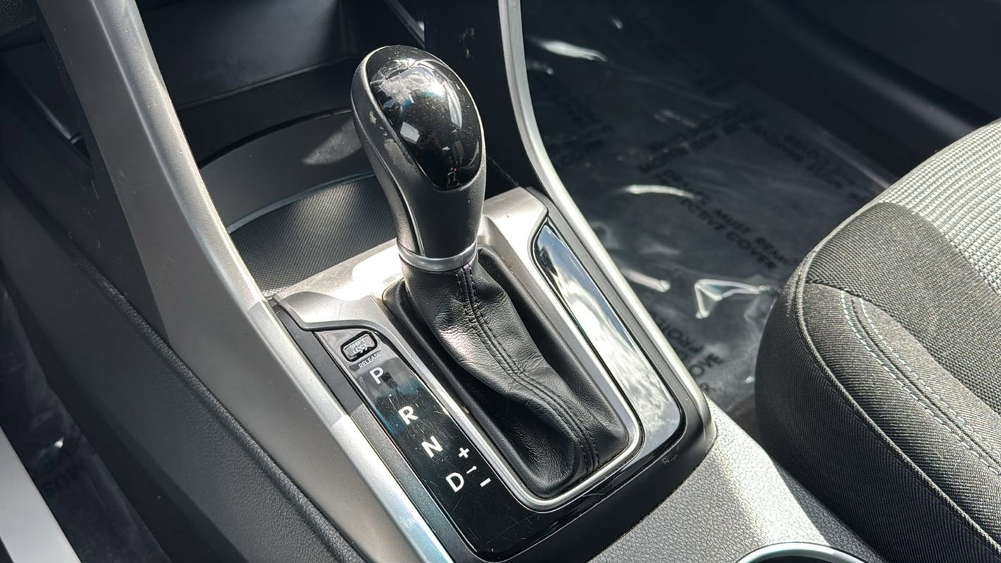 Used 2017 Hyundai Elantra GT image 29