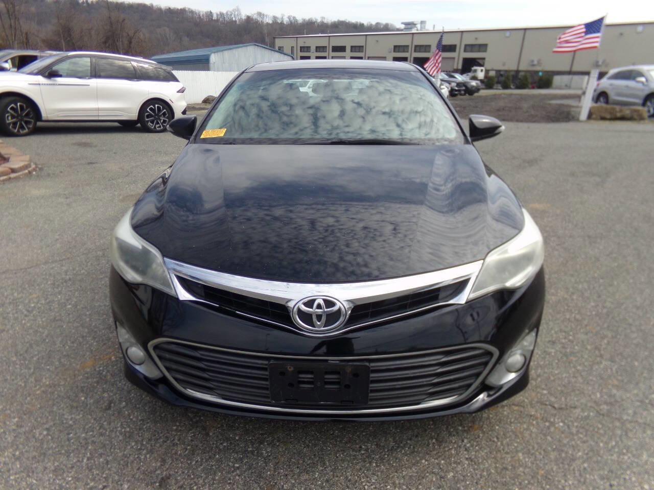 Used 2014 Toyota Avalon XLE Touring image 2