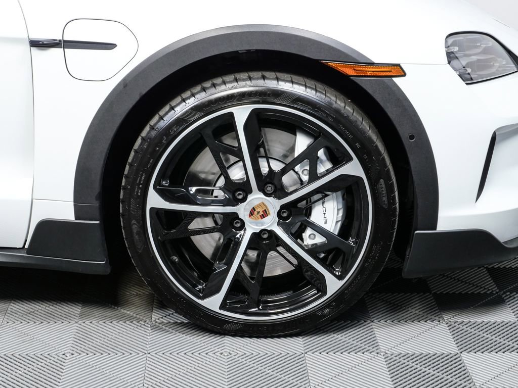 Certified 2025 Porsche Taycan 4S image 34