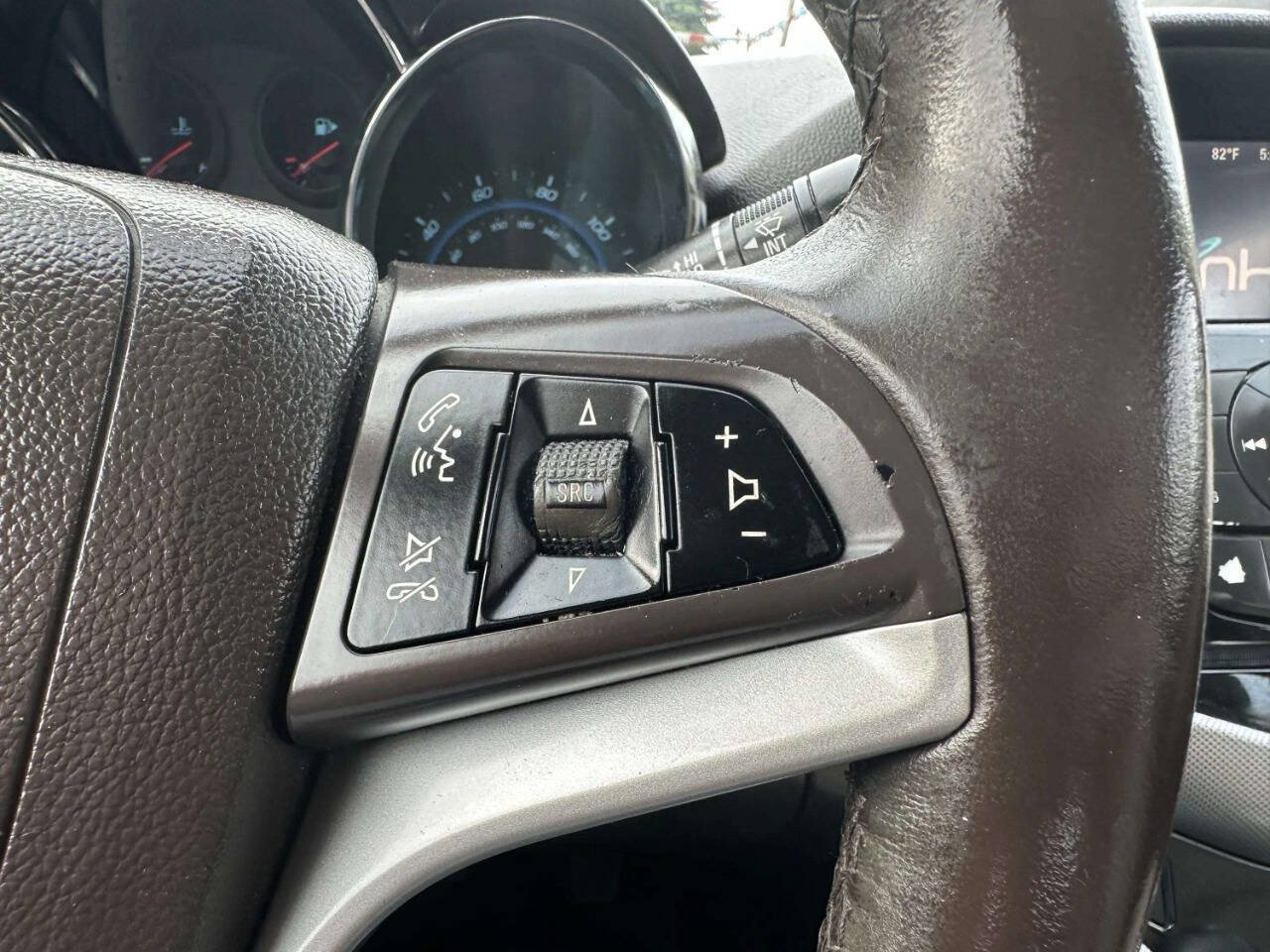 Used 2015 Chevrolet Cruze LTZ w/ Sun, Sound and Sport Package FWD image 26