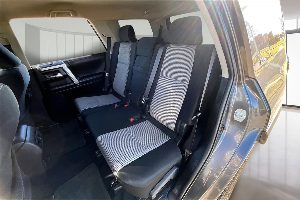 Used 2016 Toyota 4Runner SR5 image 28