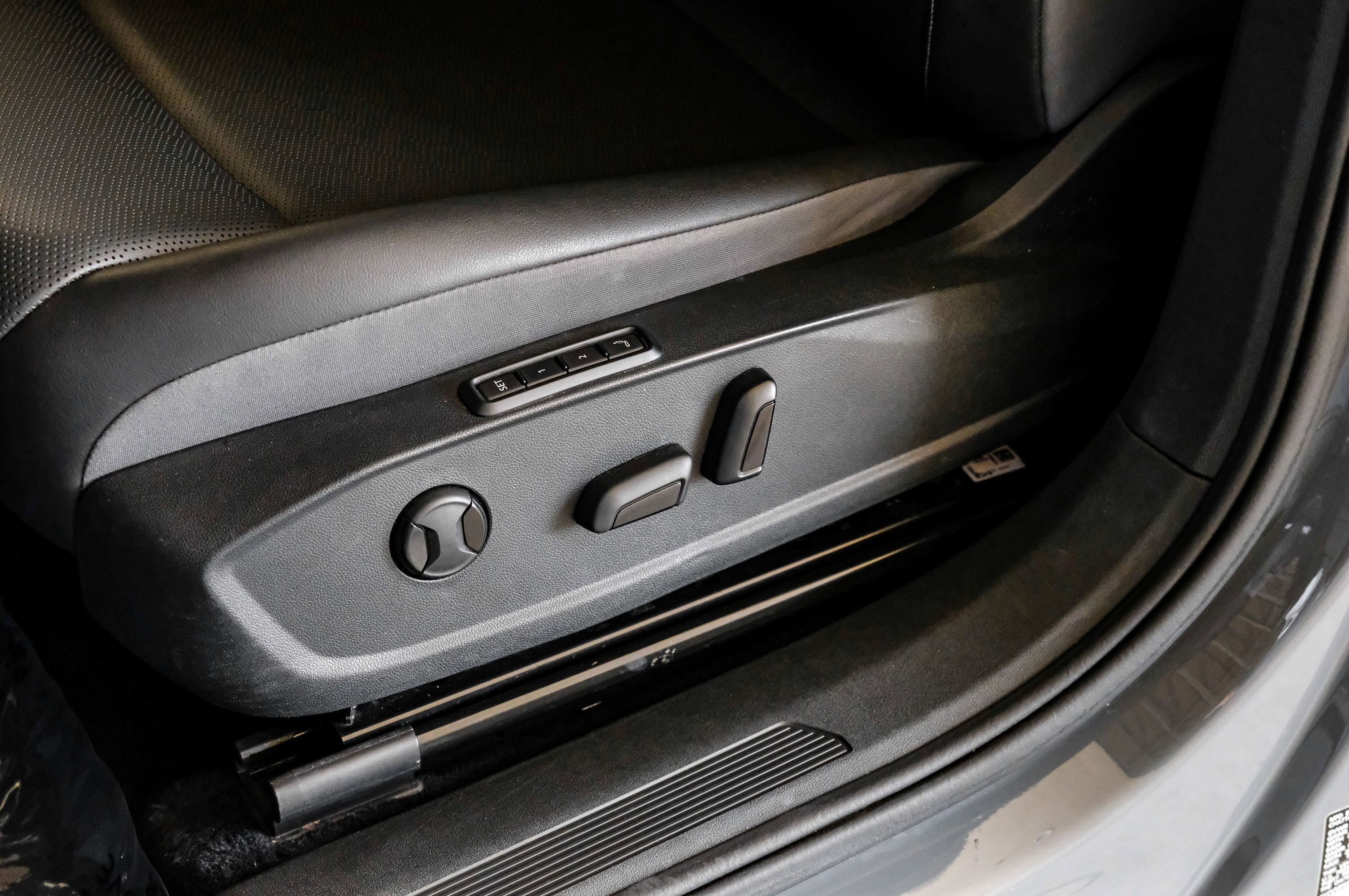 Used 2023 Volkswagen ID.4 Pro S RWD image 34