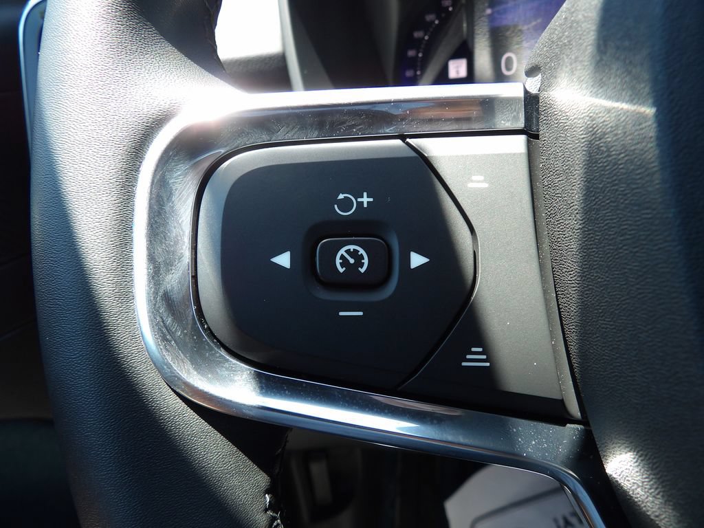 Certified 2023 Volvo C40 P8 Recharge Ultimate AWD/4WD image 19