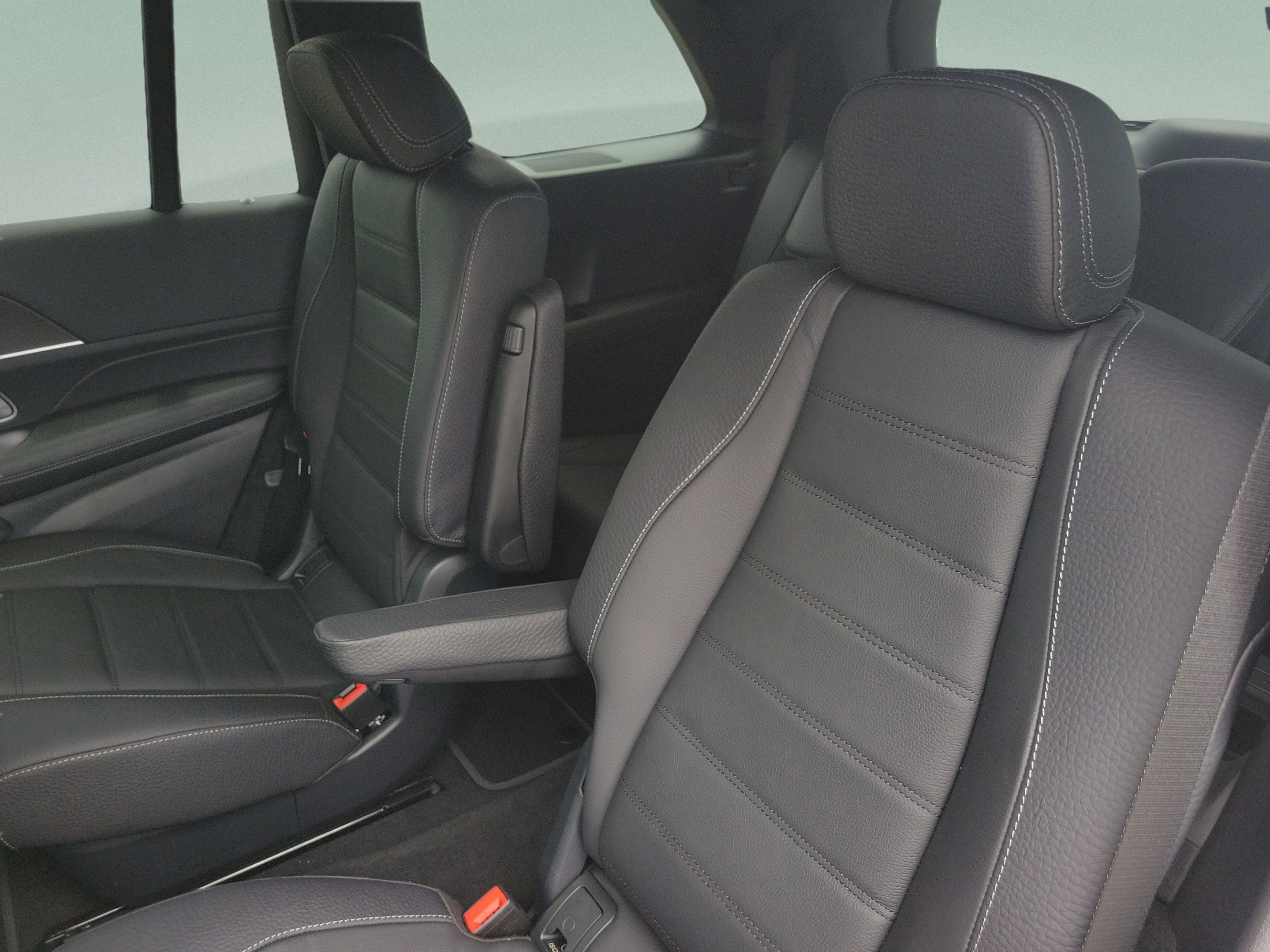 New 2026 Mercedes-Benz GLS 450 4MATIC image 9