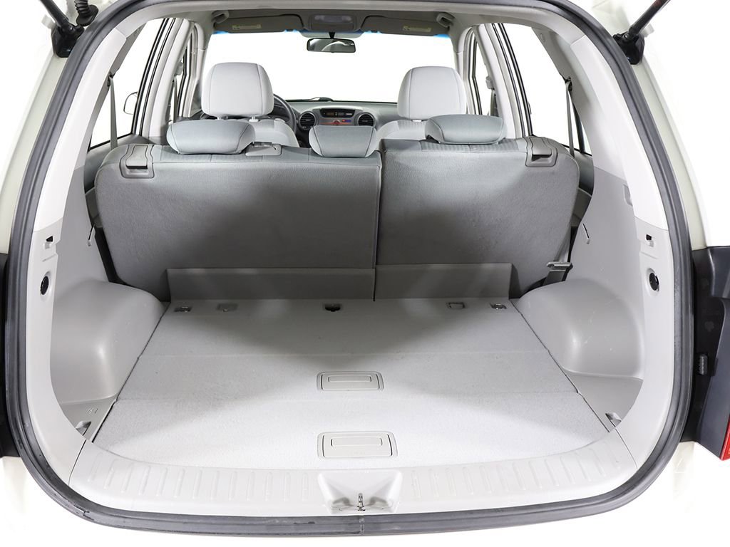 Used 2007 Kia Rondo LX w/ Convenience Pkg image 14